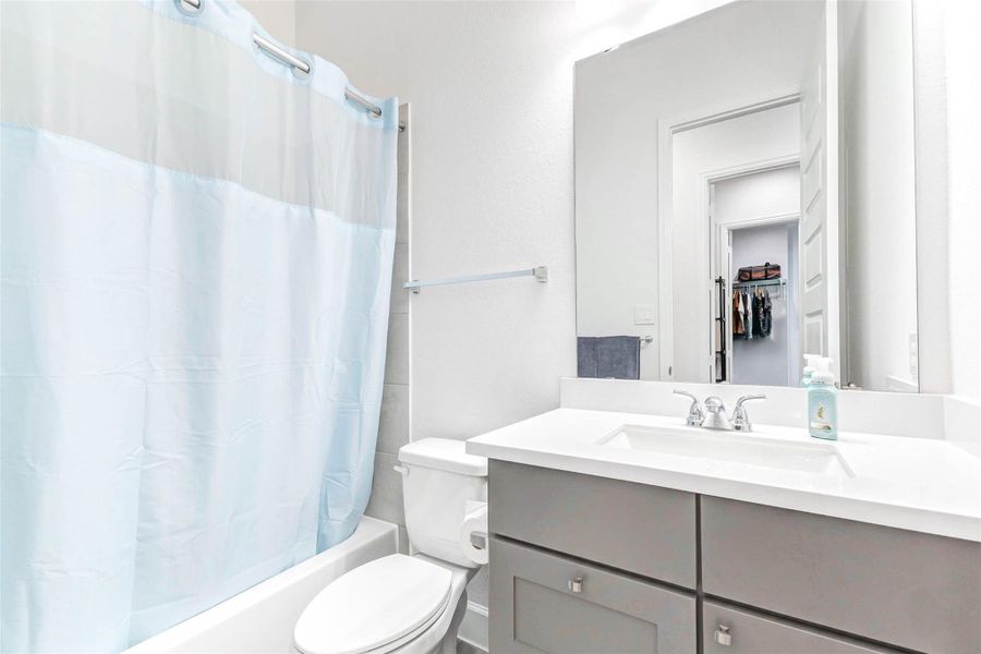 Furnished interior view inside a new home in Cross Creek West 55', Fulshear (Image 32).