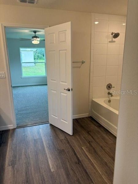Spacious, unfurnished interior of a new home in , Ocala (Image 18).