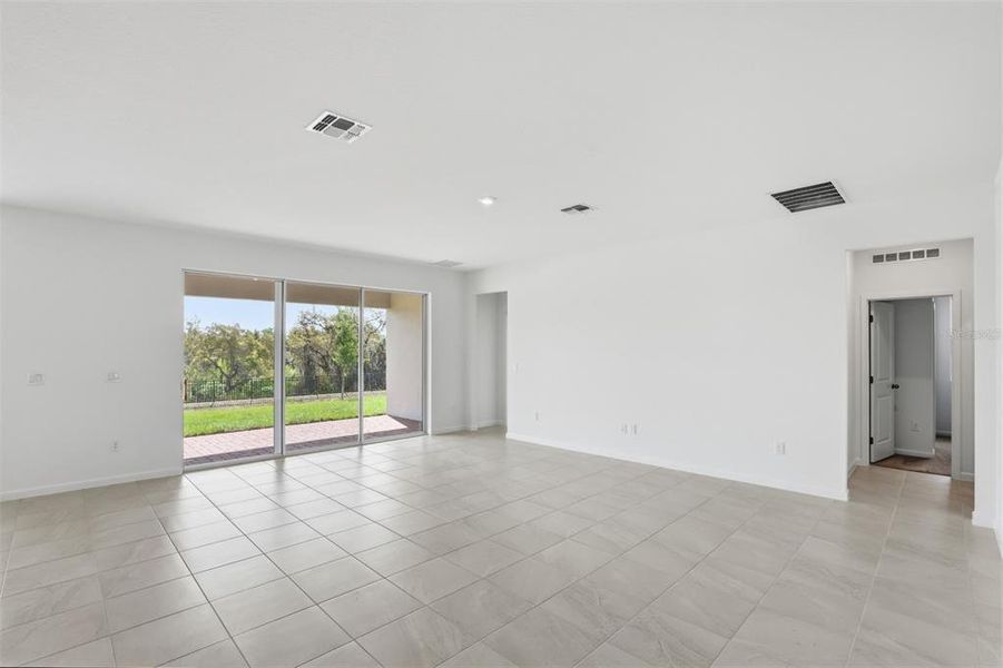Spacious, unfurnished interior of a new home in Waterbrooke, Clermont (Image 10). Spacious, unfurnished interior of a new home in Waterbrooke, Clermont (Image 10).