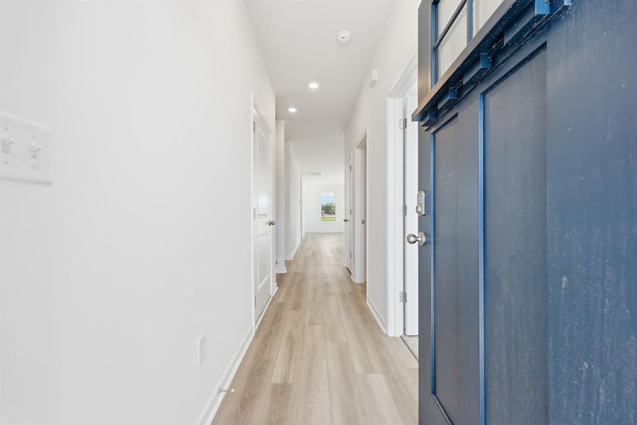 Spacious, unfurnished interior of a new home in Edgefield, Loris (Image 14). Spacious, unfurnished interior of a new home in Edgefield, Loris (Image 14).