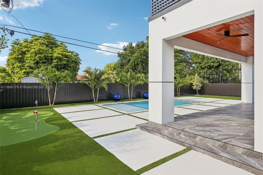 Image 20 of a home in .