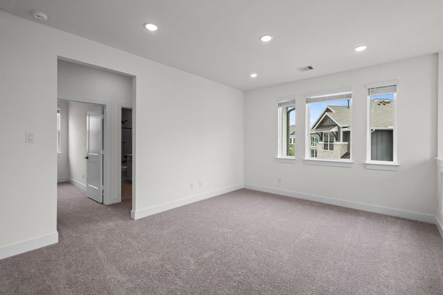 Spacious, unfurnished interior of a new home in , Katy (Image 18).
