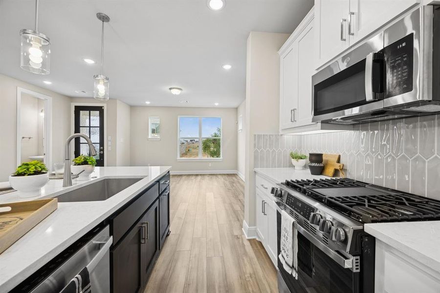 Furnished interior view inside a new home in Painted Tree Woodland West – Cottages, McKinney (Image 9).
