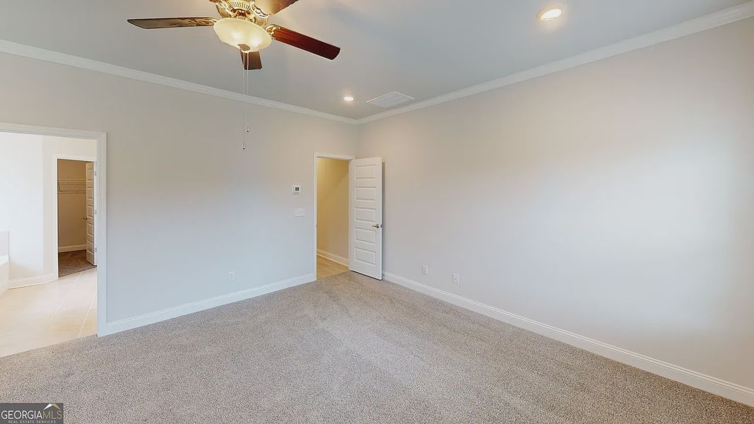Spacious, unfurnished interior of a new home in Holliday Pass, Griffin (Image 25).