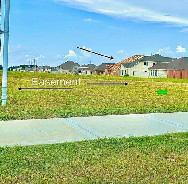Community amenities in , Spring (Image 8).