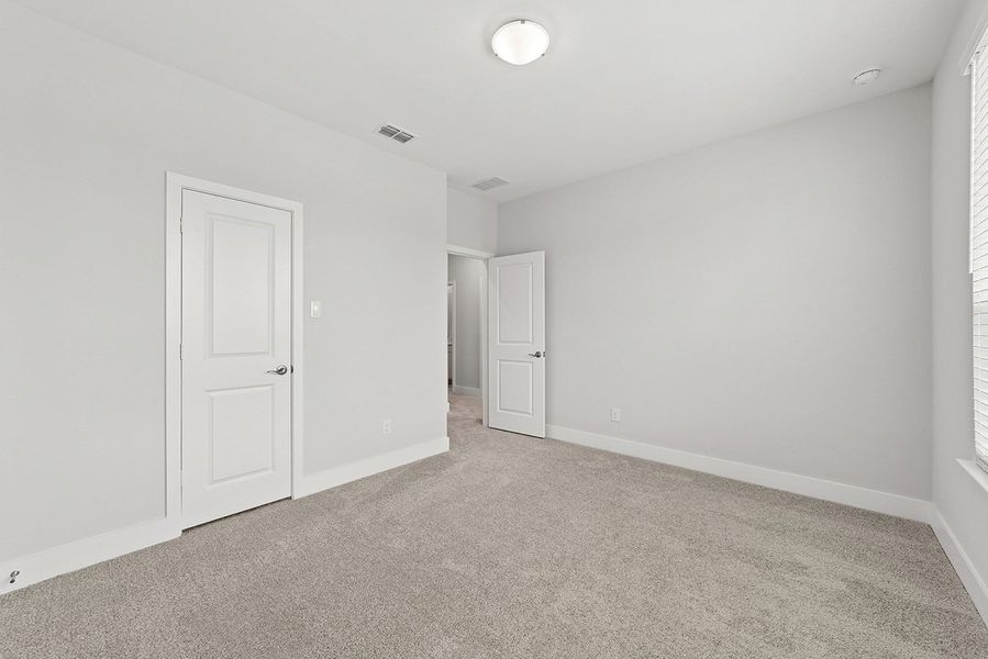 Representative unfurnished interior of a home built from the Harwood by Landon Homes in Dominion at Brookhollow, Prosper (Image 33). Representative unfurnished interior of a home built from the Harwood by Landon Homes in Dominion at Brookhollow, Prosper (Image 33).