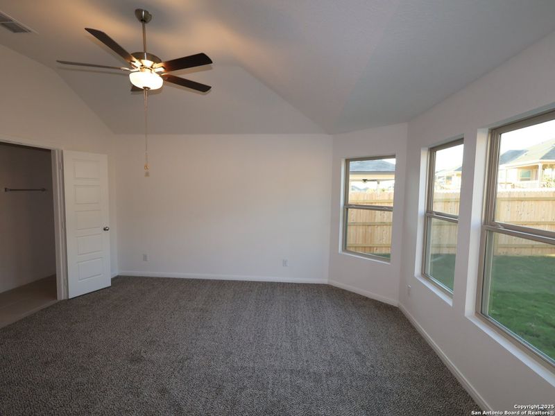 Spacious, unfurnished interior of a new home in Greenspoint Heights, Seguin (Image 38).