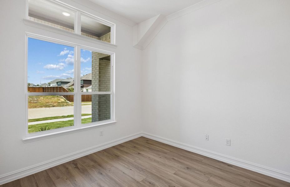 Spacious, unfurnished interior of a new home in Wilson Creek Meadows, Celina (Image 15).