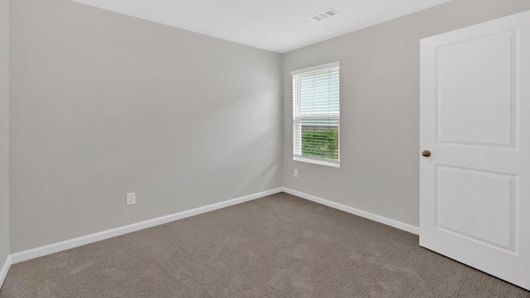 Spacious, unfurnished interior of a new home in Mulberry Landing, Orangeburg (Image 24).