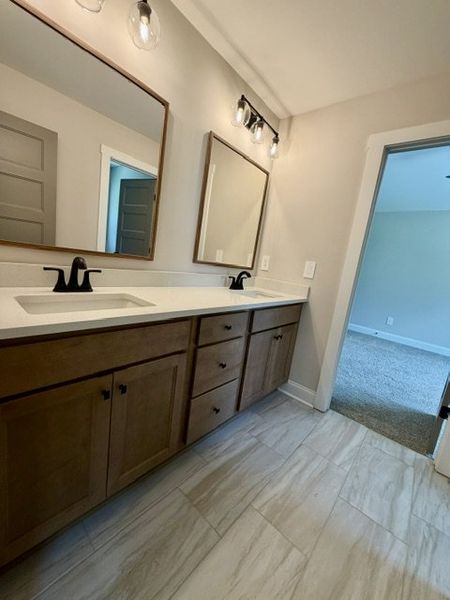 Furnished interior view inside a new home in Lakefield, Palmetto (Image 9).