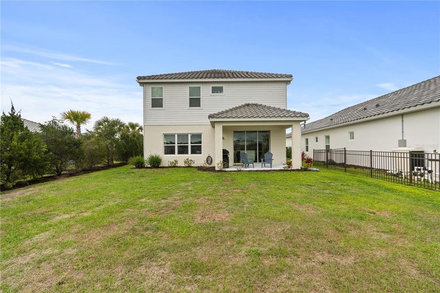 Exterior details and patio area of a home in , Sarasota (Image 30).
