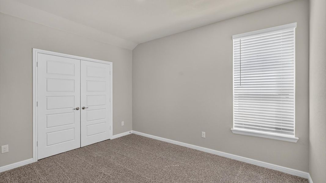 Representative unfurnished interior of a home built from the Valley Spring by D.R. Horton in Lakeview Pointe, Midlothian (Image 30).