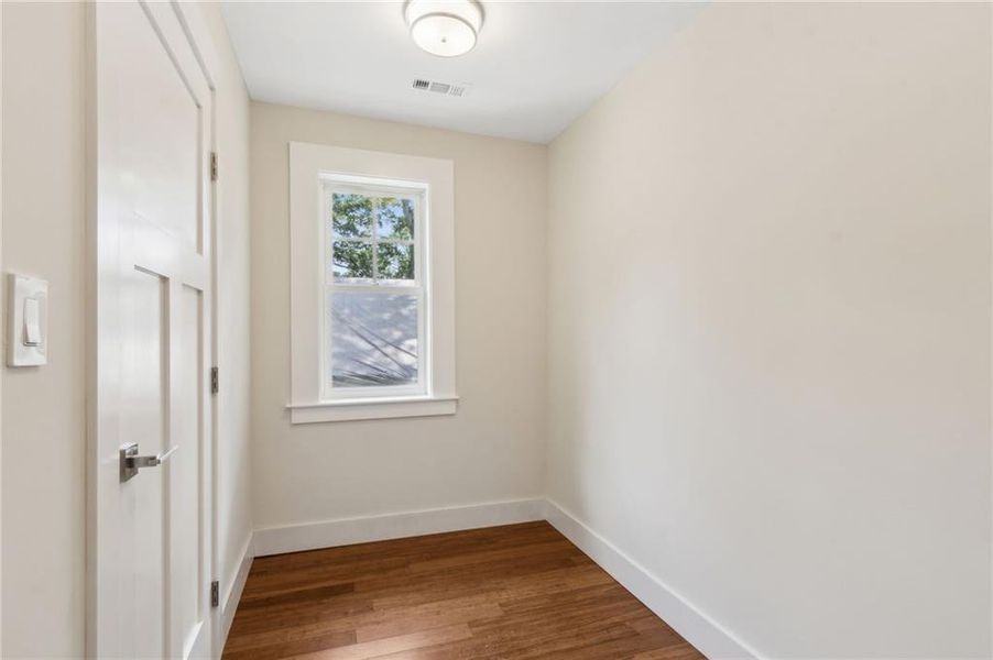 Spacious, unfurnished interior of a new home in , Pine Lake (Image 22).