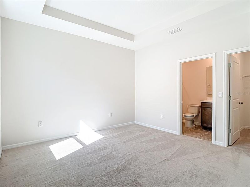 Spacious, unfurnished interior of a new home in Mirada, San Antonio (Image 60).