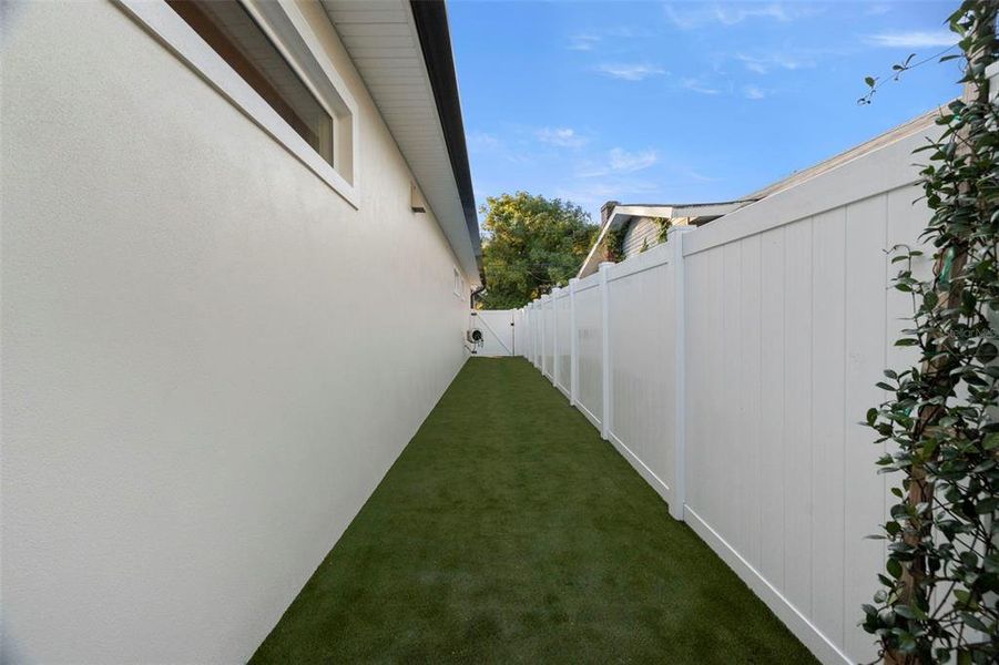 Exterior details and patio area of a home in , Safety Harbor (Image 32).