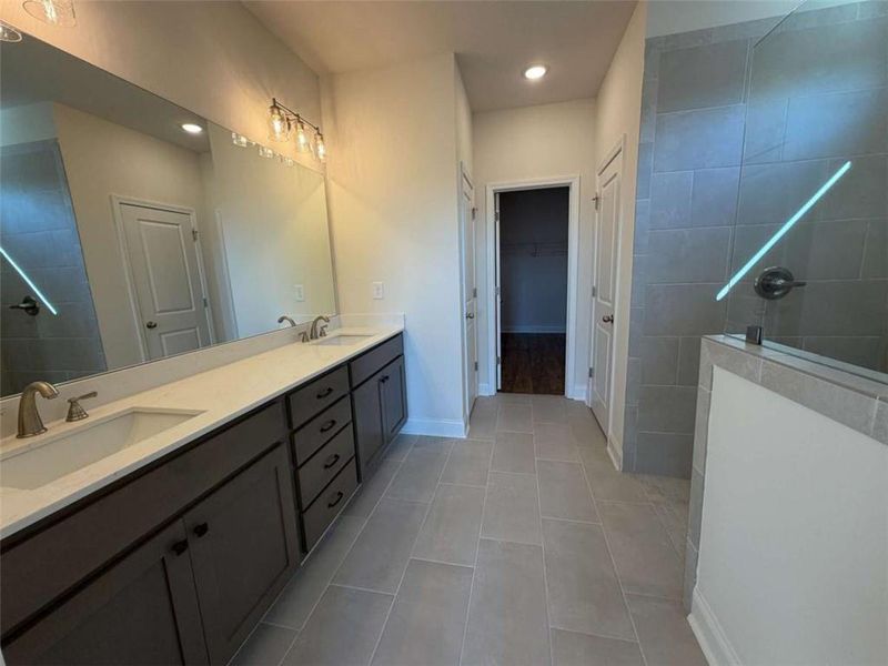 Furnished interior view inside a new home in , Jefferson (Image 11).