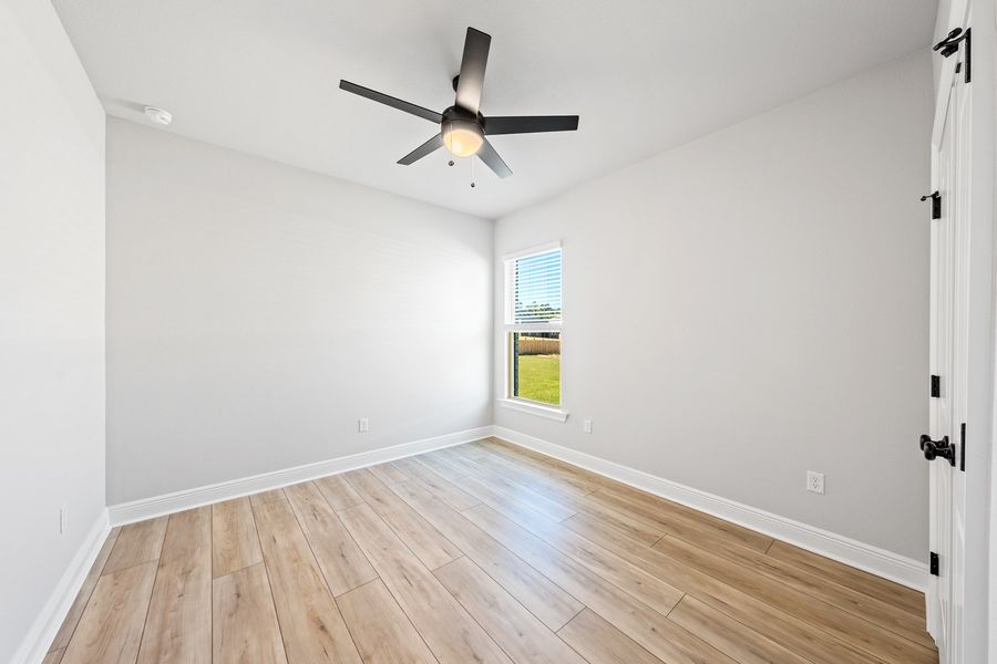 Spacious, unfurnished interior of a new home in Young Oaks, Crestview (Image 15).