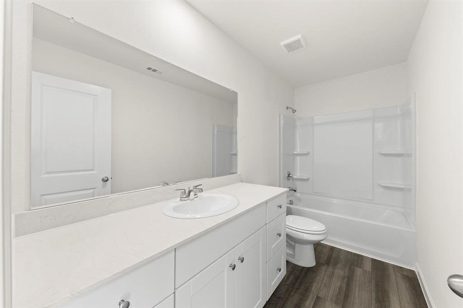 15. 300 Concord - 2ND Bath 15. 300 Concord - 2ND Bath