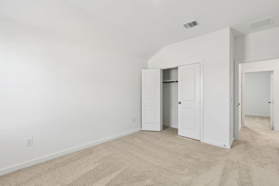 Spacious, unfurnished interior of a new home in Windcress, Baytown (Image 18).