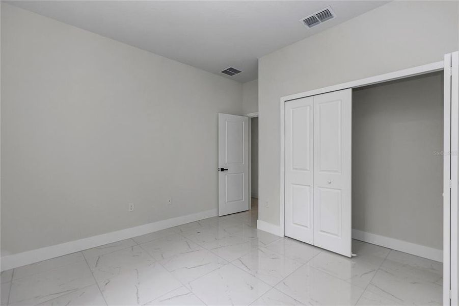 Spacious, unfurnished interior of a new home in , Ocala (Image 24).