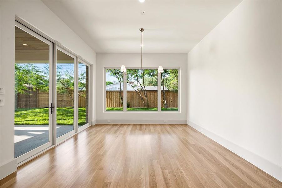 Spacious, unfurnished interior of a new home in , Richardson (Image 37).