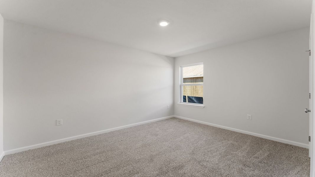Spacious, unfurnished interior of a new home in Sunny Hills, Chipley (Image 26).