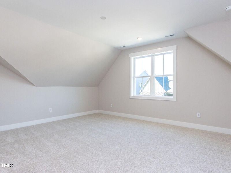 026-1280x960-bonus-room