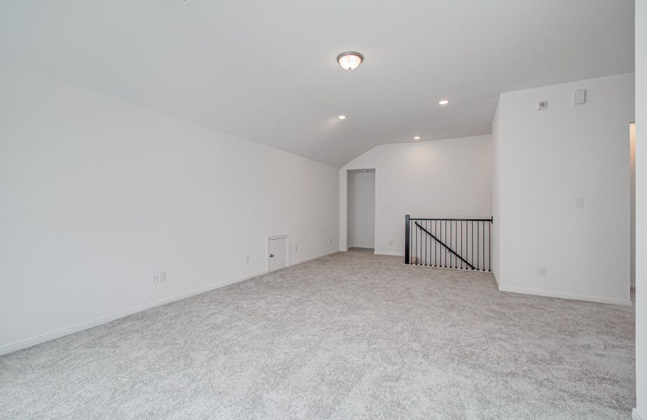 Spacious, unfurnished interior of a new home in Harmony Cove, Humble (Image 42).