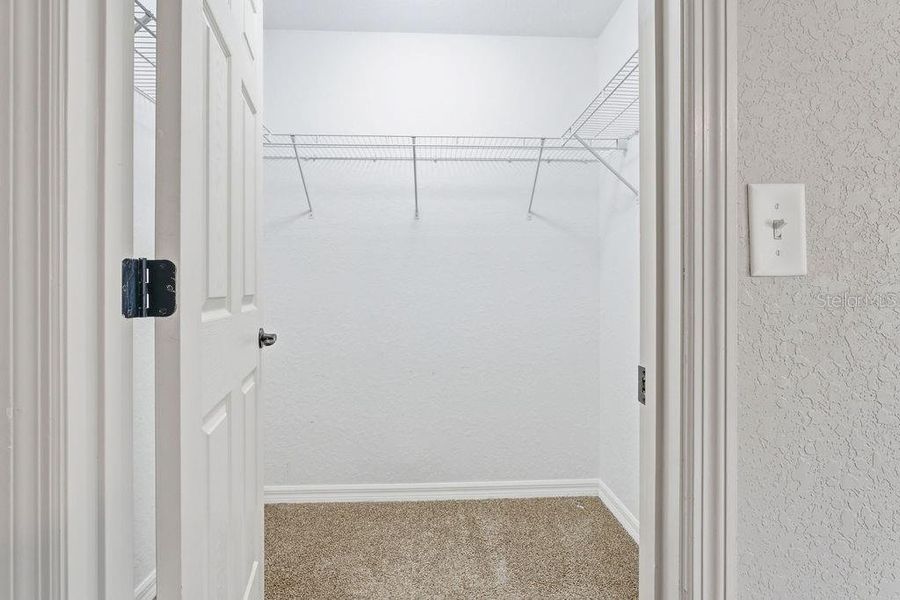 Spacious, unfurnished interior of a new home in Marion Oaks, Ocala (Image 17).