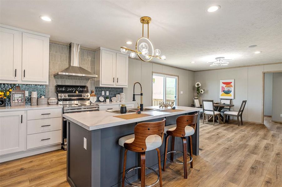 Furnished interior view inside a new home in , Corsicana (Image 13).