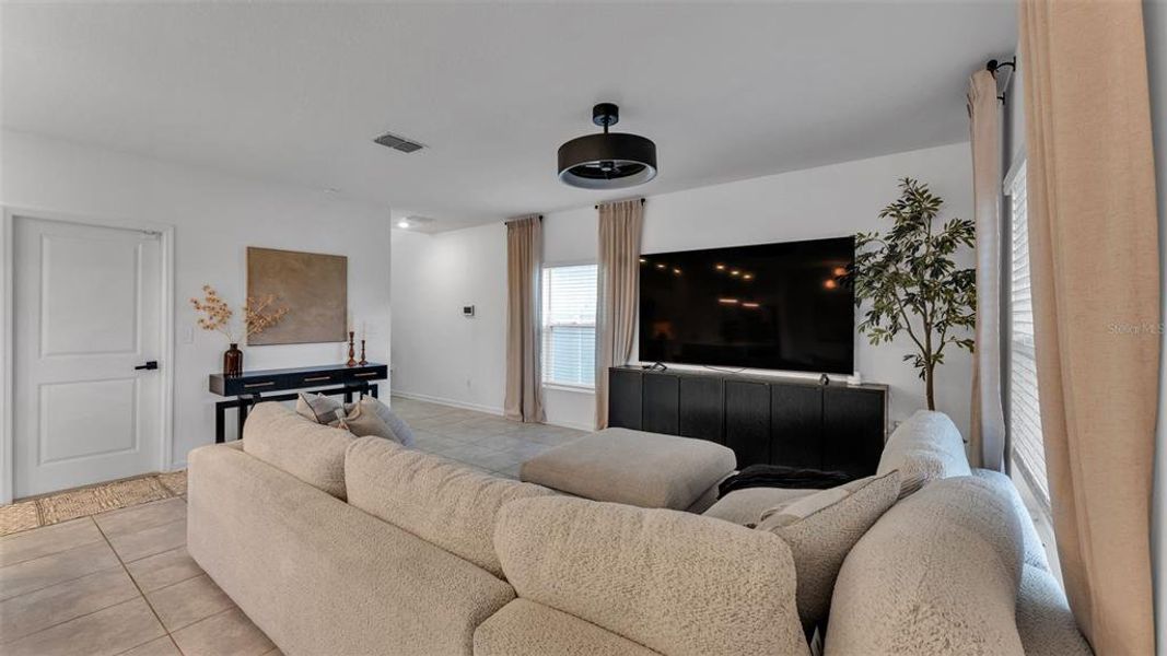 Furnished interior view inside a new home in , Winter Haven (Image 14).