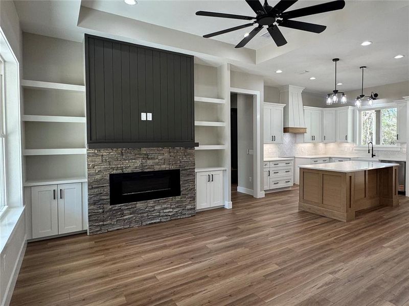 Furnished interior view inside a new home in , Chiefland (Image 33).