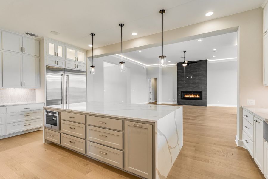 Representative furnished interior of a home built from the Coronado I by Giddens Homes in Clearwater Ranch, Liberty Hill (Image 85).
