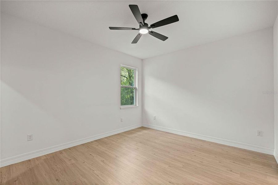 Spacious, unfurnished interior of a new home in , Citrus Springs (Image 23).