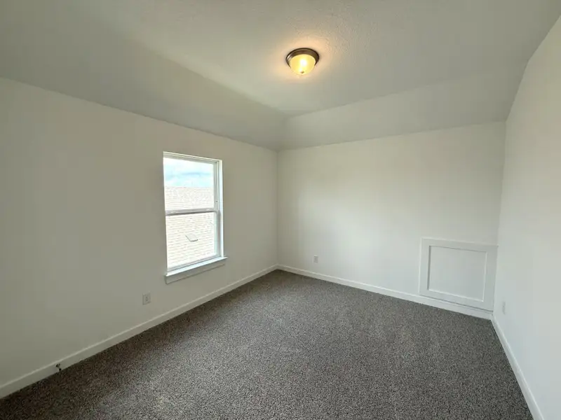 Spacious, unfurnished interior of a new home in Creeks Crossing, Elgin (Image 14).
