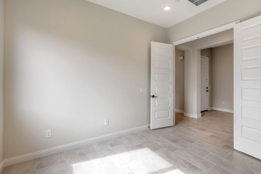 Spacious, unfurnished interior of a new home in Vistoso Canyon Estates, Oro Valley (Image 15).