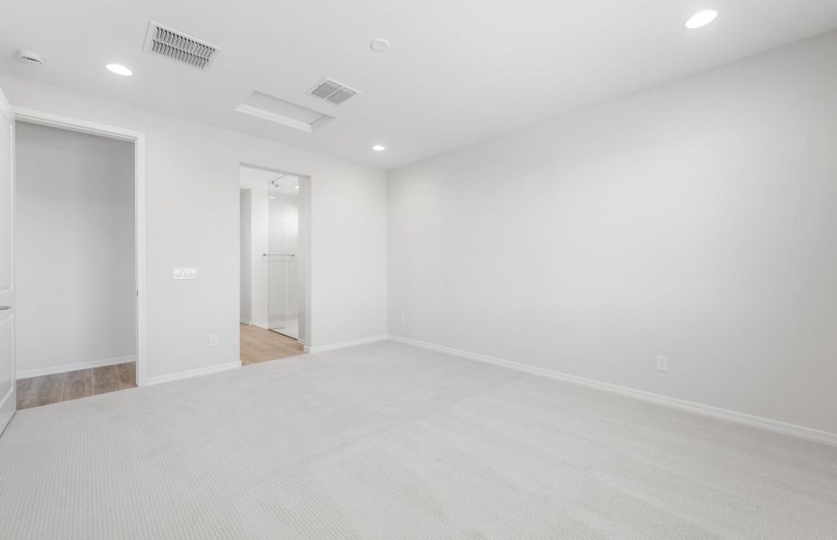 Spacious, unfurnished interior of a new home in El Rancho Santa Rosa, Maricopa (Image 27).