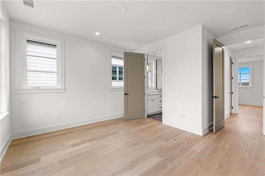 Spacious, unfurnished interior of a new home in , Fayetteville (Image 17).