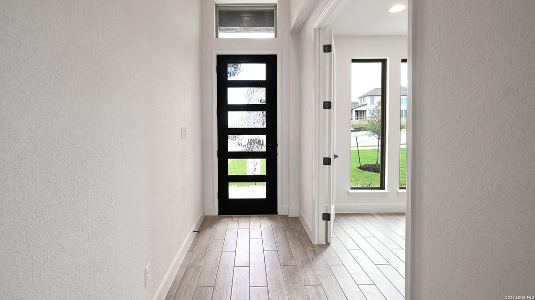 Spacious, unfurnished interior of a new home in Homestead, Schertz (Image 18).