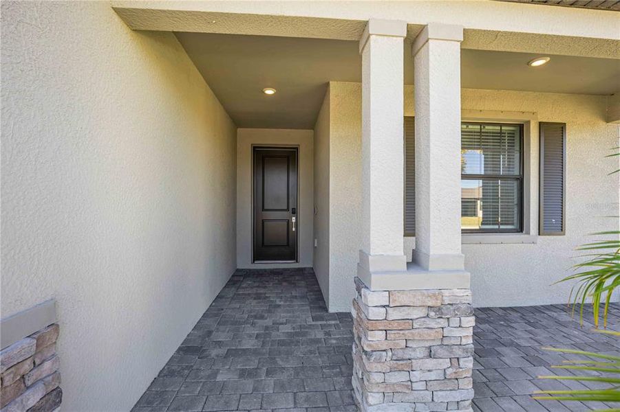 Exterior details and patio area of a home in , Port Charlotte (Image 27).