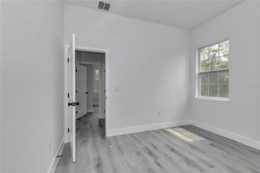 Spacious, unfurnished interior of a new home in , Ocala (Image 34).