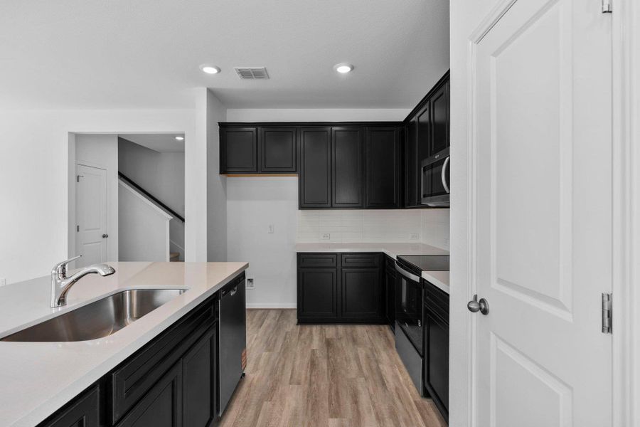 Beautiful finishes in Light & Bright Kitchen Beautiful finishes in Light & Bright Kitchen