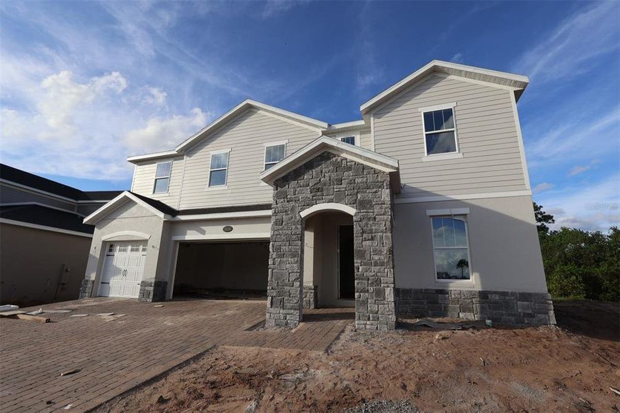 Image 53 of a home in Center Lake on the Park.