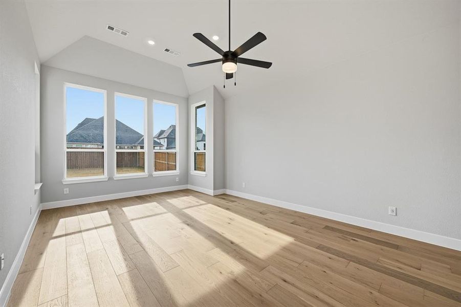 Spacious, unfurnished interior of a new home in Sandbrock Ranch, Aubrey (Image 14).