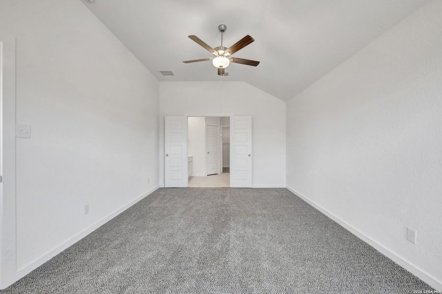 Spacious, unfurnished interior of a new home in Winding Brook, San Antonio (Image 34). Spacious, unfurnished interior of a new home in Winding Brook, San Antonio (Image 34).