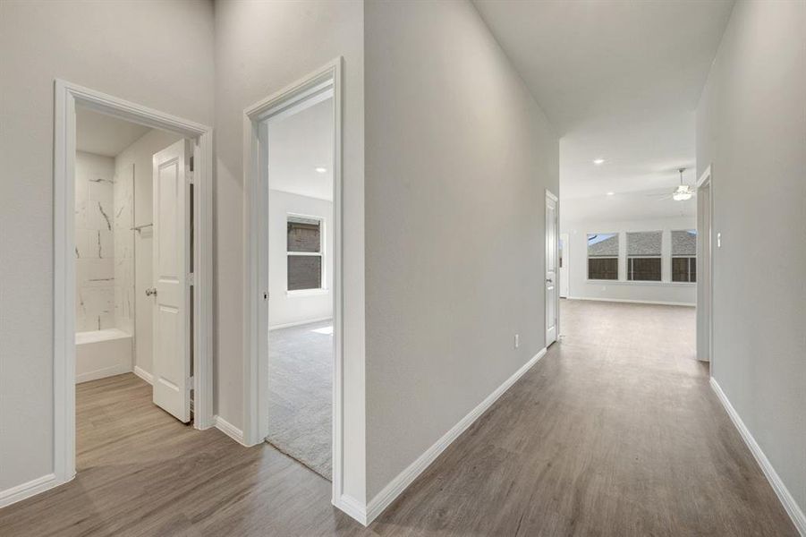Spacious, unfurnished interior of a new home in Mobberly Farms, Pilot Point (Image 16).