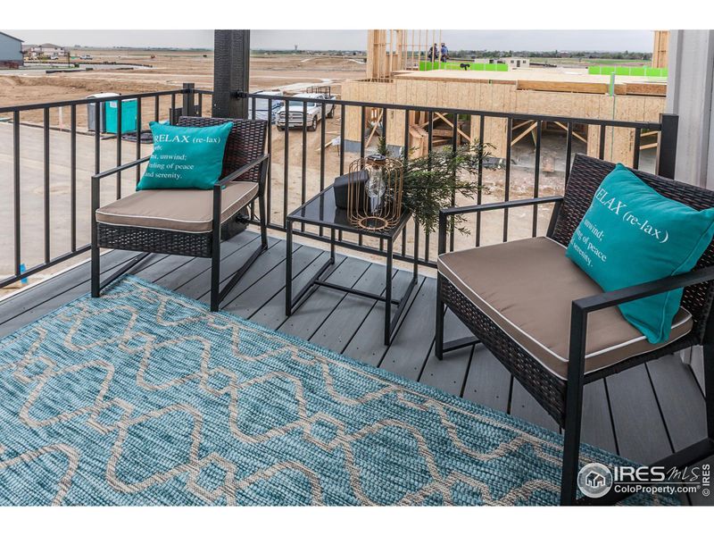 EXAMPLE PHOTO: OUTDOOR LIVING SPACE