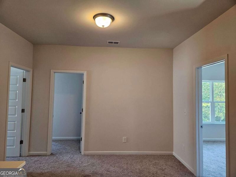 Spacious, unfurnished interior of a new home in Maddox Station, Eatonton (Image 25).