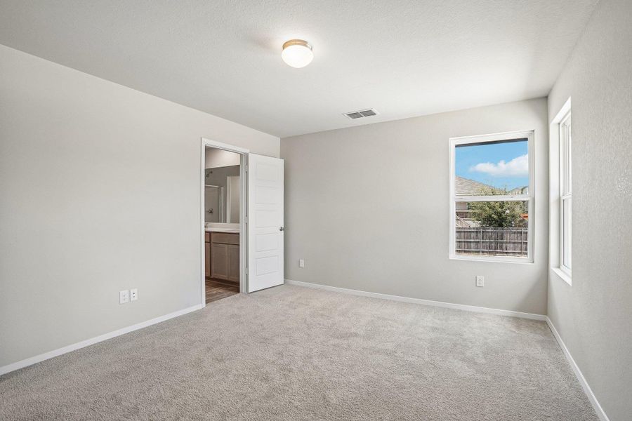 Spacious, unfurnished interior of a new home in Hunters Ranch, San Antonio (Image 15). Spacious, unfurnished interior of a new home in Hunters Ranch, San Antonio (Image 15).