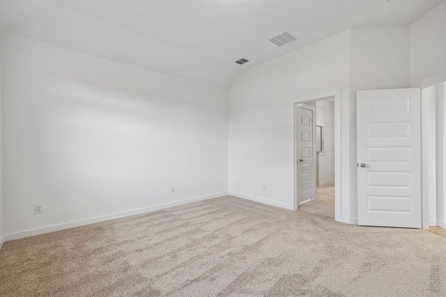 Spacious, unfurnished interior of a new home in Elevon, Lavon (Image 22).